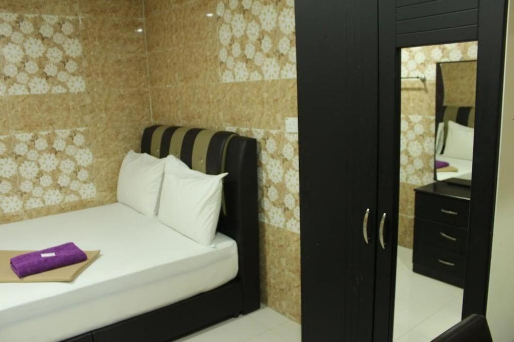 เซอร์ดัง บิซิเนสโฮเต็ล Hotel เซอรีเคมบางัน ภายนอก รูปภาพ