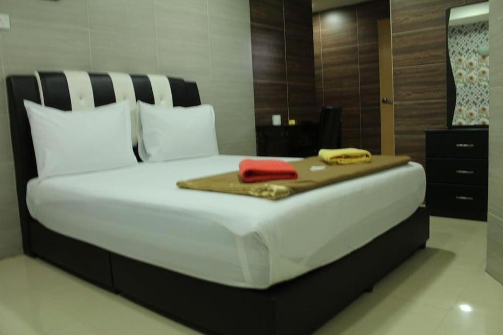 เซอร์ดัง บิซิเนสโฮเต็ล Hotel เซอรีเคมบางัน ภายนอก รูปภาพ